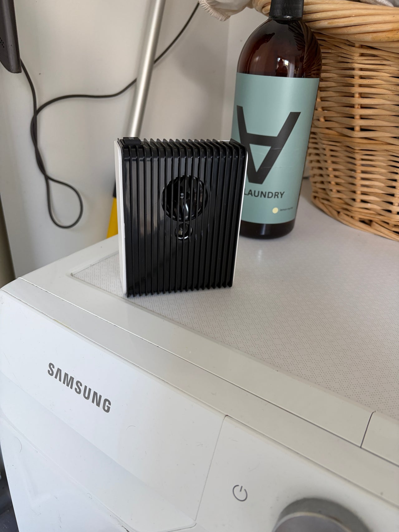 Wireless Rechargeable Ultrasonic Pest Repeller (7-day battery life!) - Envirobug